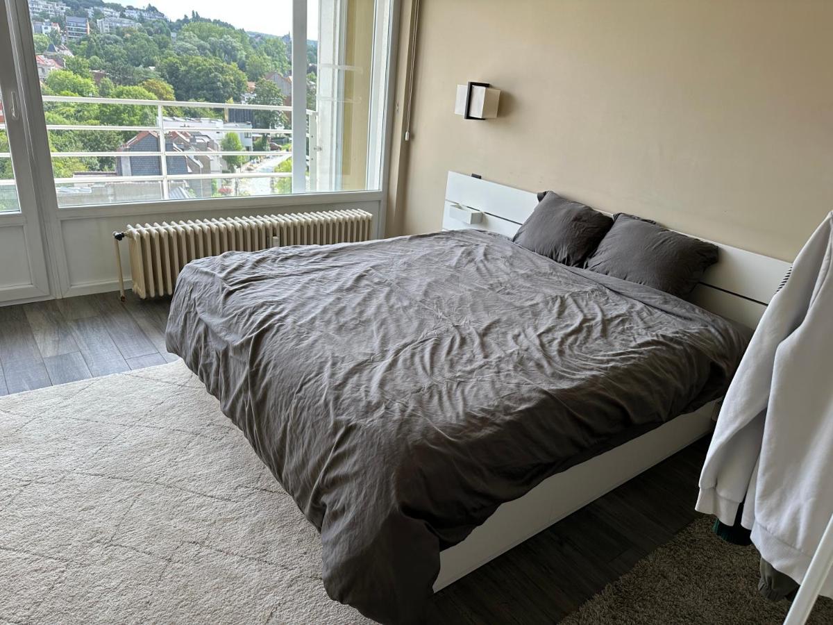 Clam，grand In Uccle Apartment