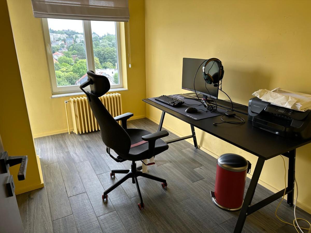 Clam，grand In Uccle Apartment